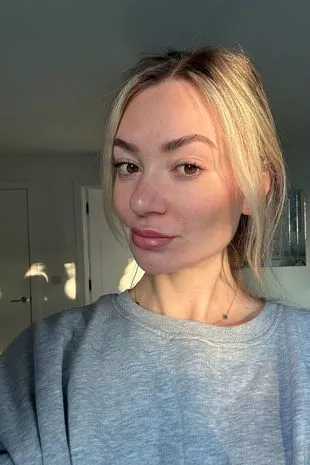 一位美容编辑对圣特罗佩新推出的快速发展的阳光皮肤古铜色的评论